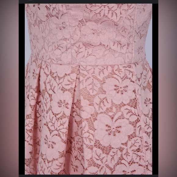 Chi Chi London - Lace dress with open back (UK size 8 - US size small) - Picture 5 of 7